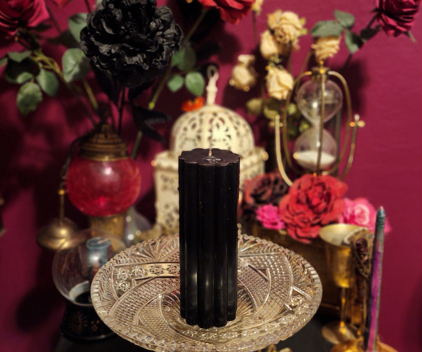 Black Scalloped Bread Mold